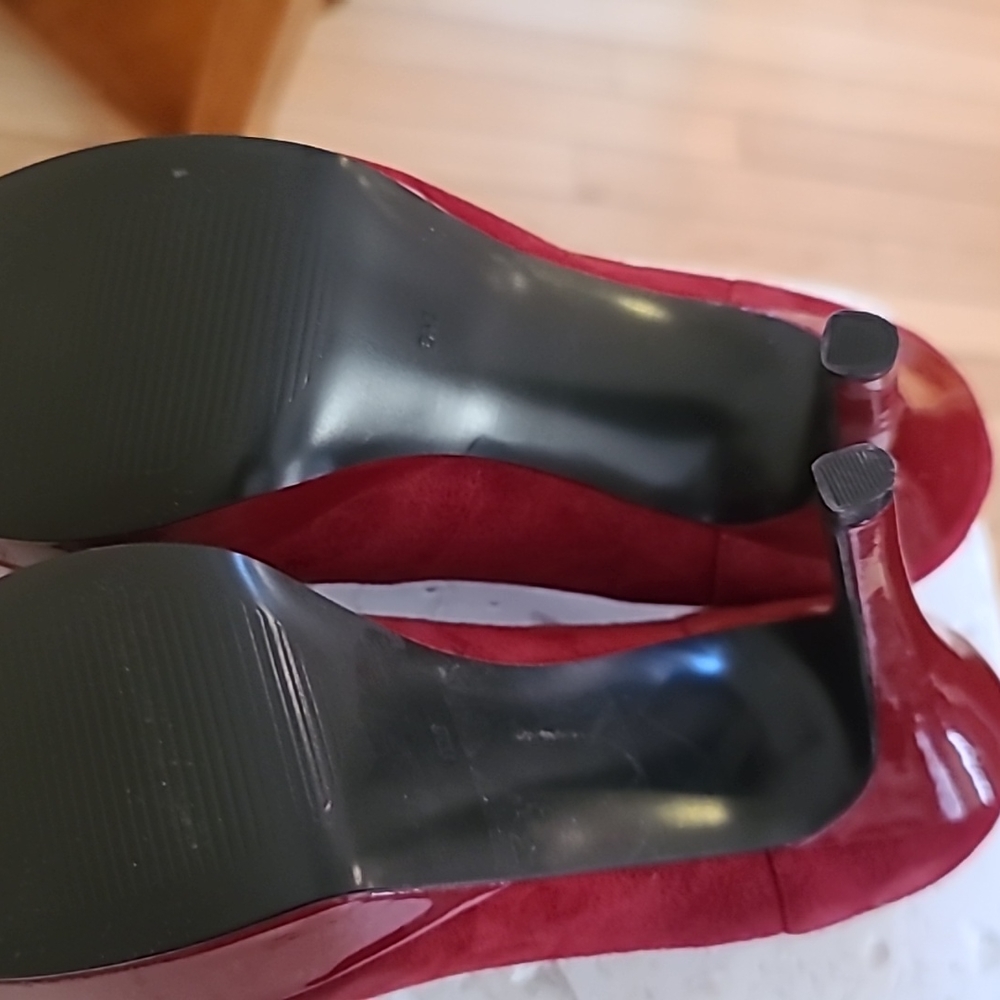 Guess Dark Red Suade High Heels Size 6 - Picture 5 of 5